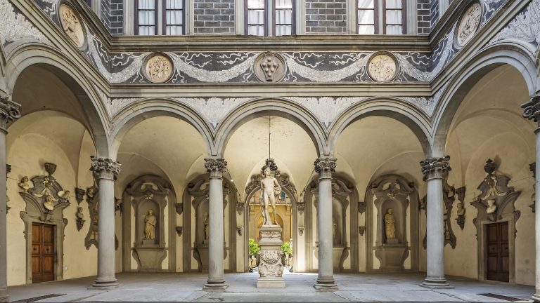 Cortile di Michelozzo
